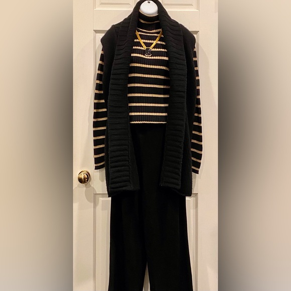 Ralph Lauren Green Label gold and black turtleneck - Picture 5 of 11